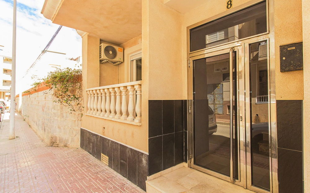 Torrevieja · Alicante REF #CSPX-75976 · Apartment 4129123987