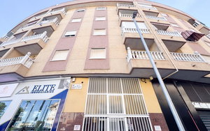 Torrevieja · Alicante REF #CSPX-27935 · Apartment 1824685237