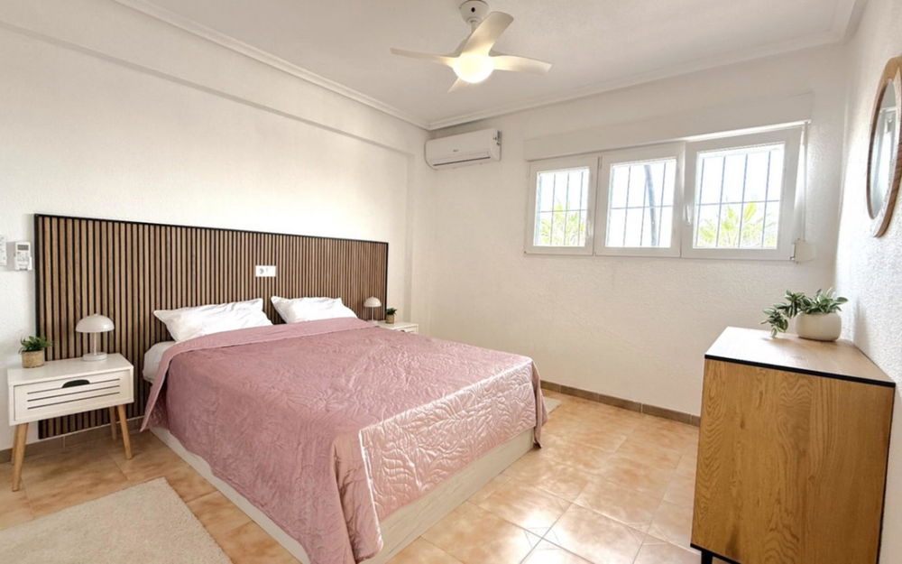 Torrevieja · Alicante REF #CSPX-21380 · Apartment 2744380352