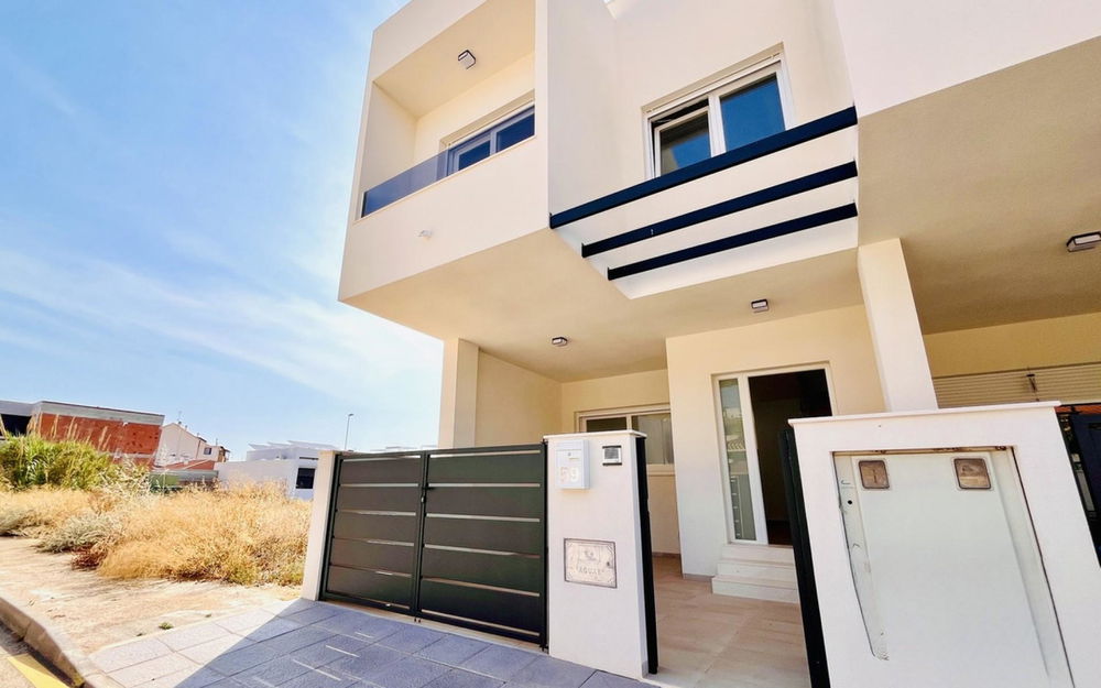 Pilar de la Horadada · Alicante REF #CSPX-90805 · Townhouse 2674435668