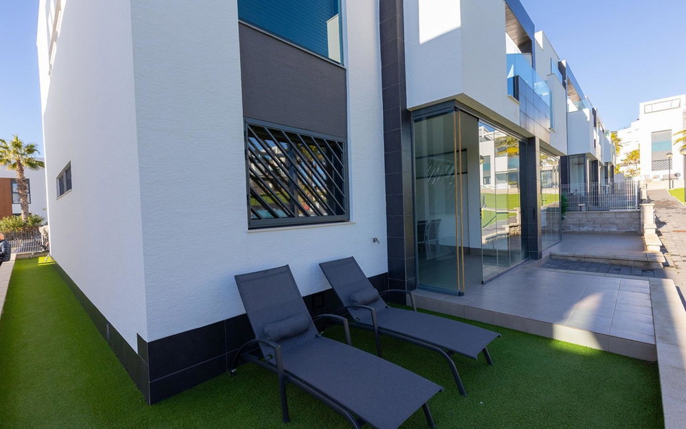 Punta Prima · Alicante REF #CSPX-89824 · Apartment 220347395