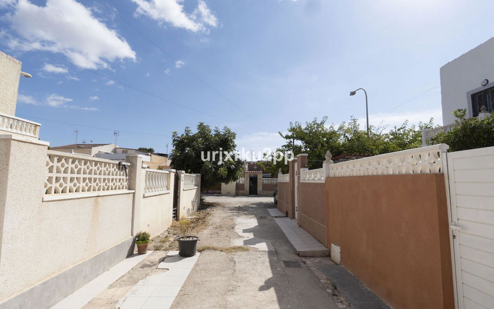 Torrevieja · Alicante REF #CSPX-97477 · Townhouse 86821595