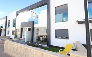 La Zenia · Alicante REF #CSPX-92671 · Villa 1012051214