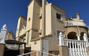 Villamartin · Alicante REF #CSPX-32882 · Villa 4260544402