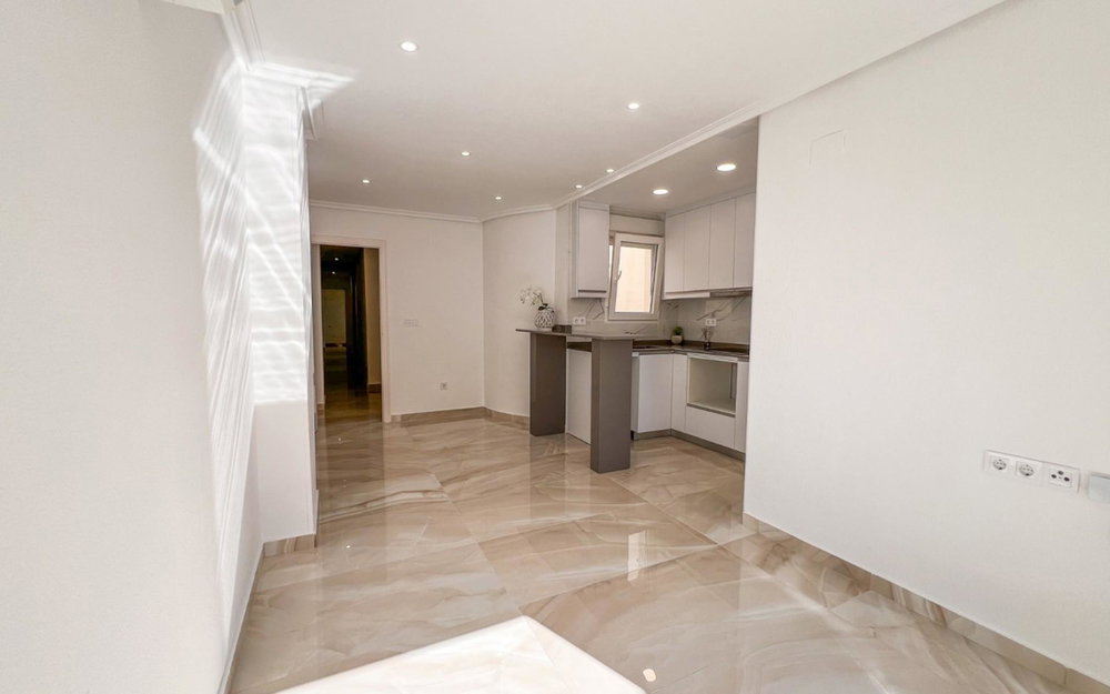 Torrevieja · Alicante REF #CSPX-21628 · Apartment 1990383233