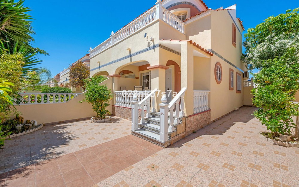 La Zenia · Alicante REF #CSPX-30953 · Townhouse 3709027277
