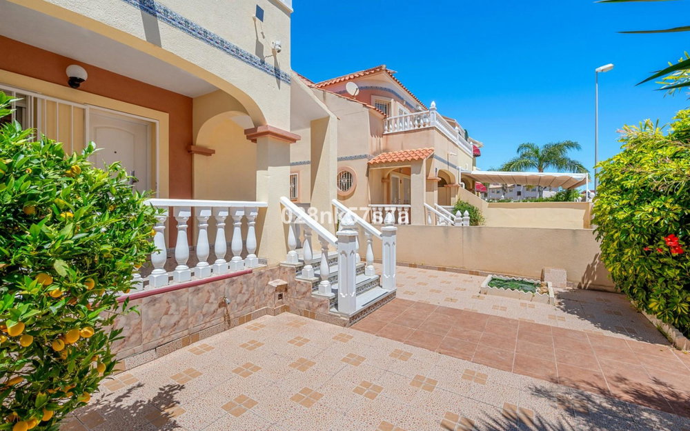 La Zenia · Alicante REF #CSPX-30953 · Townhouse 3709027277