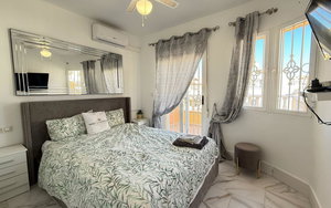Villamartin · Alicante REF #CSPX-93742 · Townhouse 1550986493