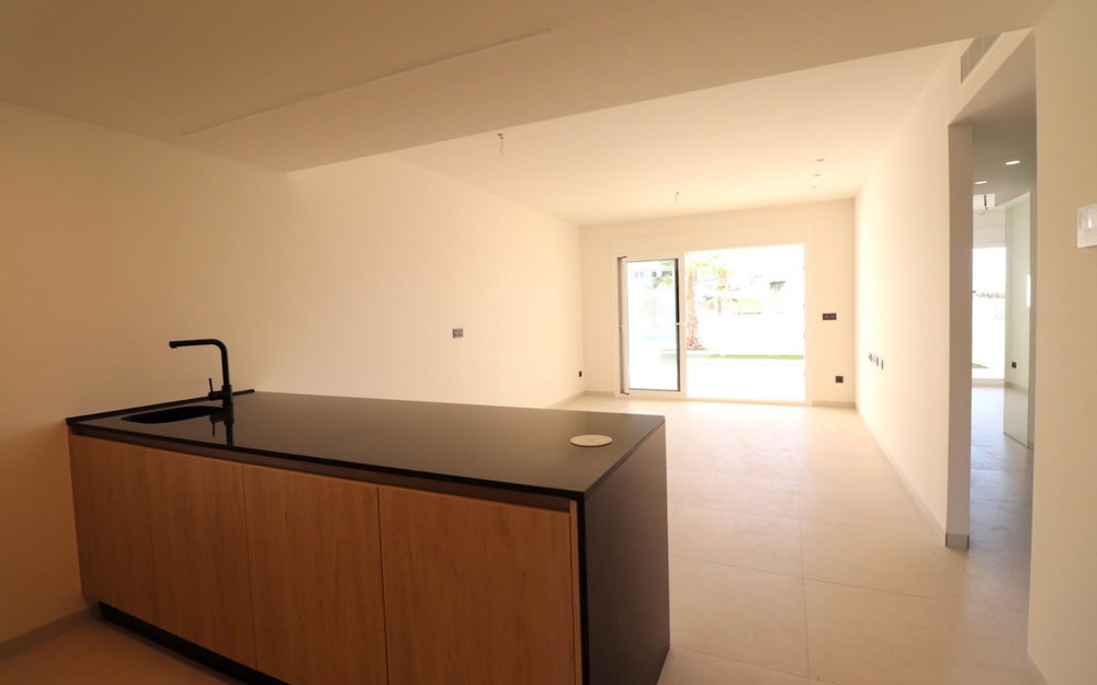 Guardamar Del Segura · Alicante REF #CSPX-97466 · Apartment 1275944244