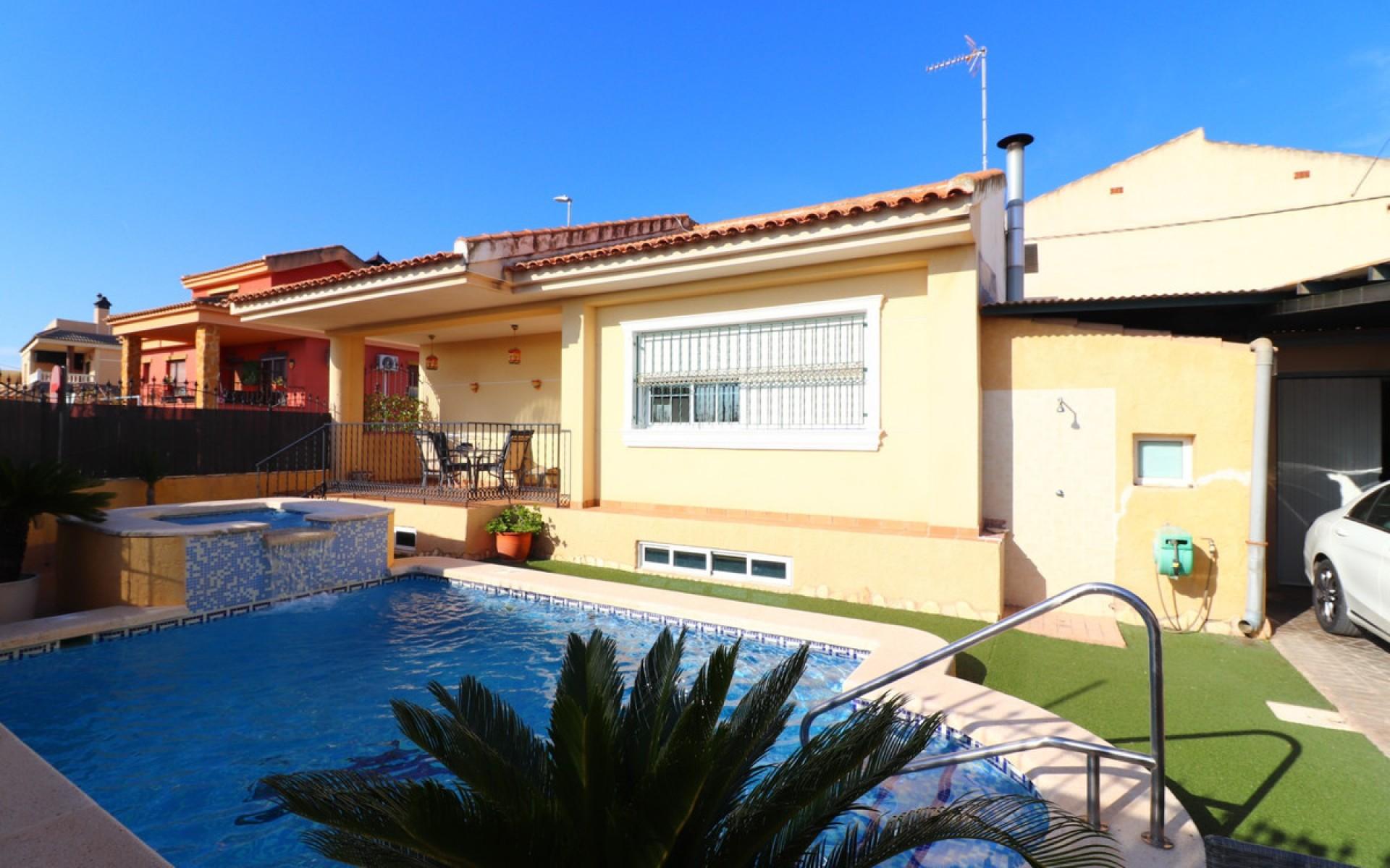 Almoradi · Alicante REF #CSPX-54010 · Villa
