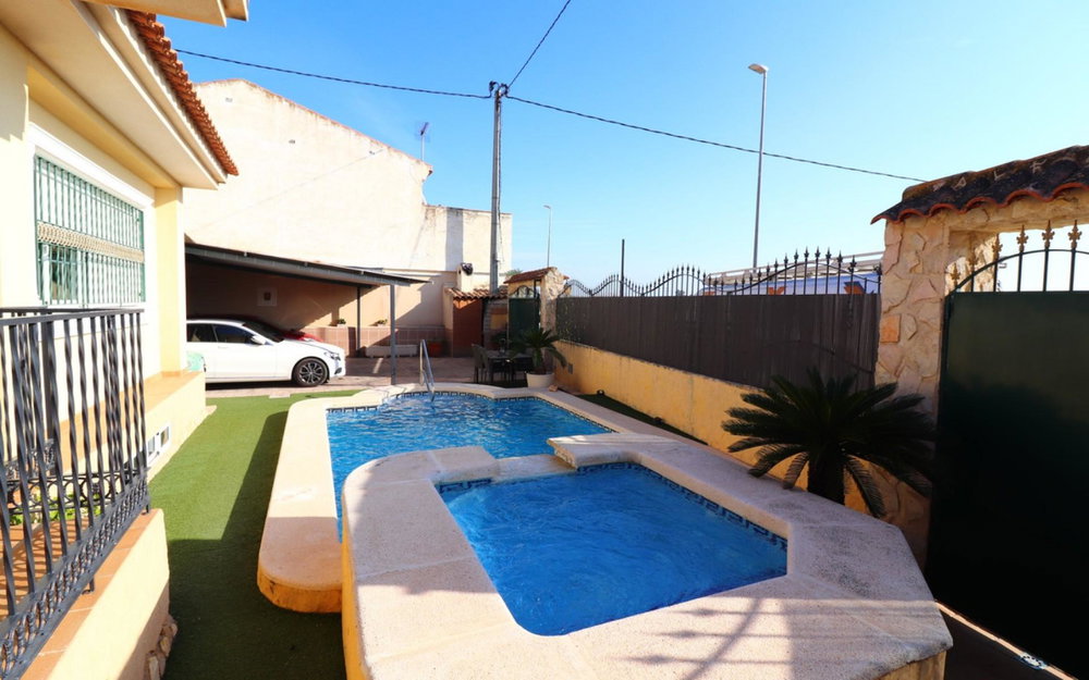 Almoradi · Alicante REF #CSPX-54010 · Villa 877716218