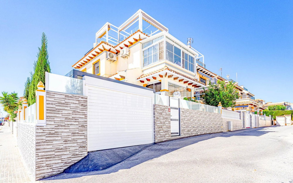 Punta Prima · Alicante REF #CSPX-44661 · Townhouse 918120949