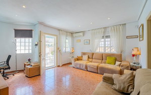 Punta Prima · Alicante REF #CSPX-55955 · Villa 740683818