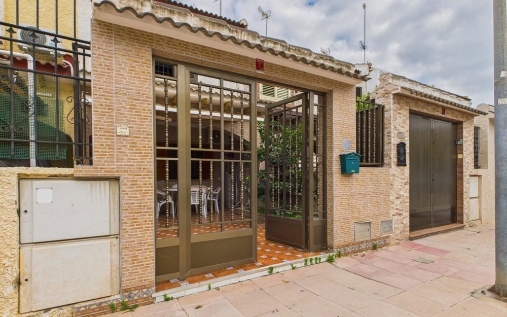 Los Alcazares · Murcia REF #CSPX-88332 · Townhouse 882902997
