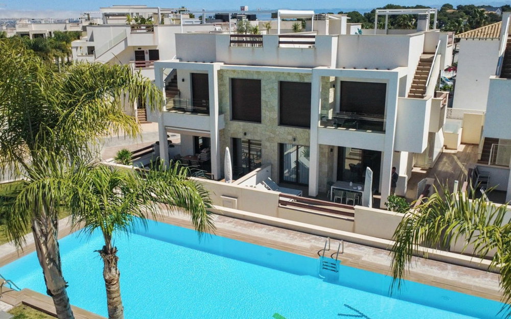 Torrevieja · Alicante REF #CSPX-49561 · Apartment 2916591060
