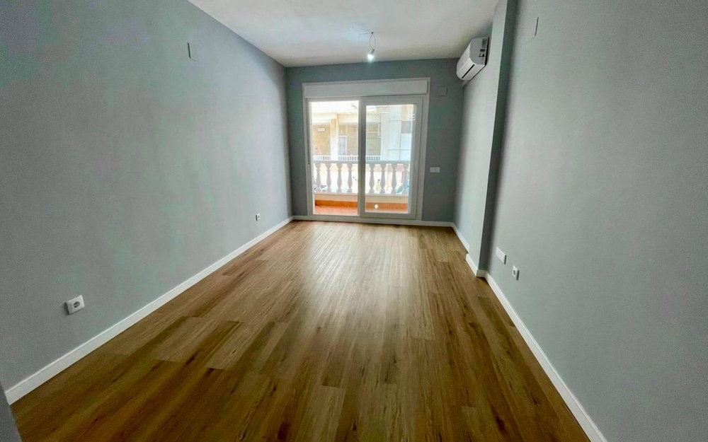 Torrevieja · Alicante REF #CSPX-85007 · Apartment 4035216325