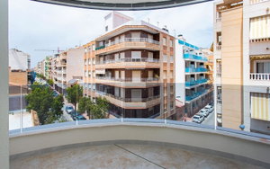 Torrevieja · Alicante REF #CSPX-65875 · Apartment 1373787773