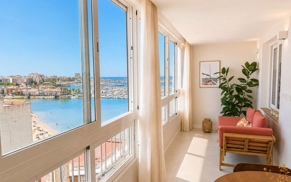 Torrevieja · Alicante REF #CSPX-63827 · Apartment 985846760
