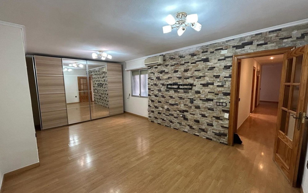 Alicante · Alicante REF #CSPX-93080 · Apartment 2637857683