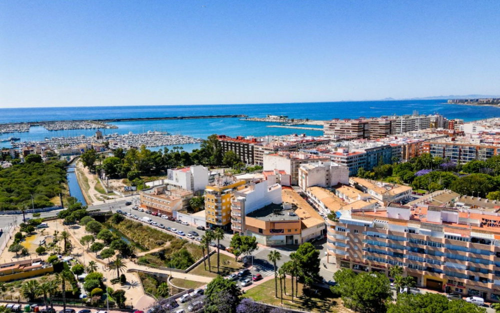 Torrevieja · Alicante REF #CSPX-82045 · Apartment 2194137497