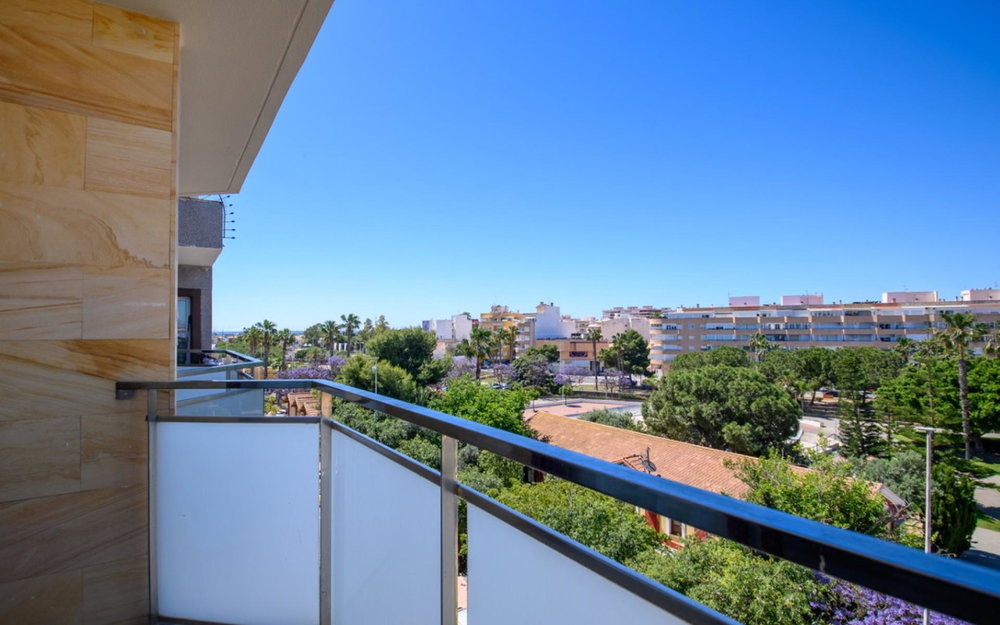 Torrevieja · Alicante REF #CSPX-82045 · Apartment 2194137497