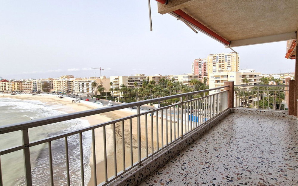Torrevieja · Alicante REF #CSPX-55812 · Apartment 183376758