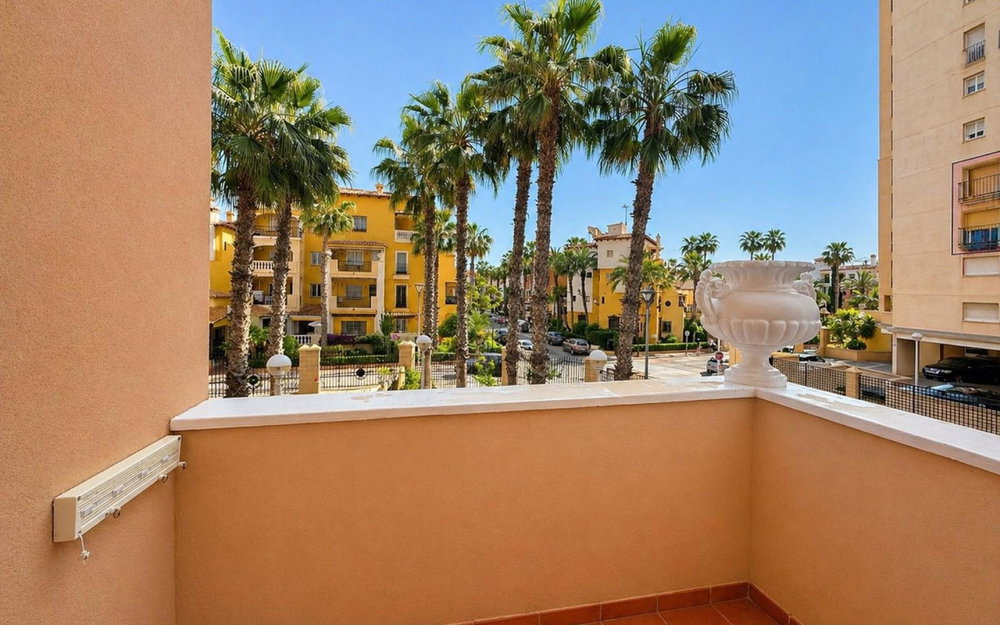 Torrevieja · Alicante REF #CSPX-43638 · Apartment 1126811422