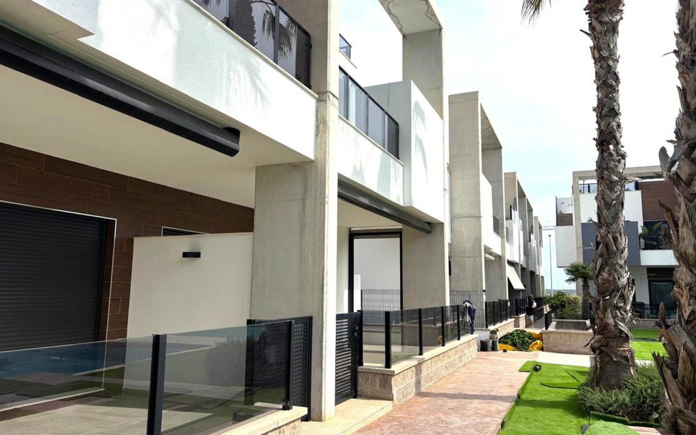 Guardamar Del Segura · Alicante REF #CSPX-21281 · Apartment 370893942