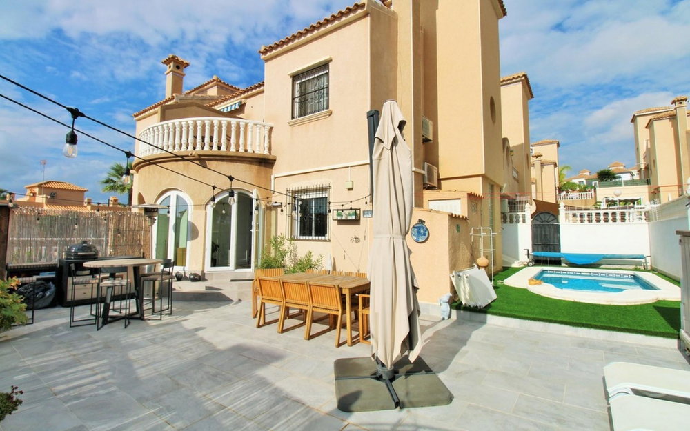 Villamartin · Alicante REF #CSPX-95294 · Townhouse 1064450263