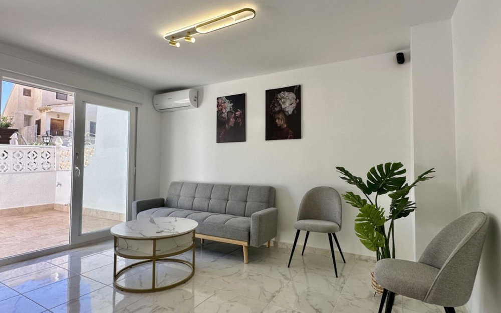 Torrevieja · Alicante REF #CSPX-25191 · Townhouse 3577547295