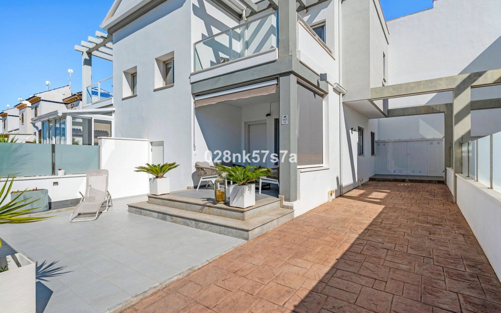 La Florida · Alicante REF #CSPX-57737 · Townhouse 3886643655