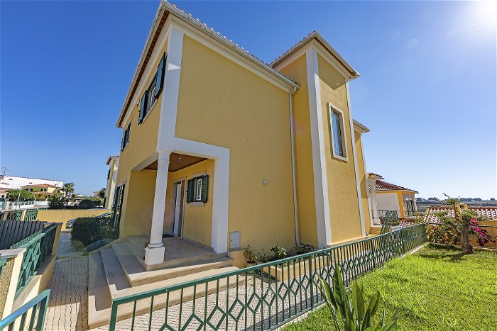 House 3 Bedrooms + 1 30234067
