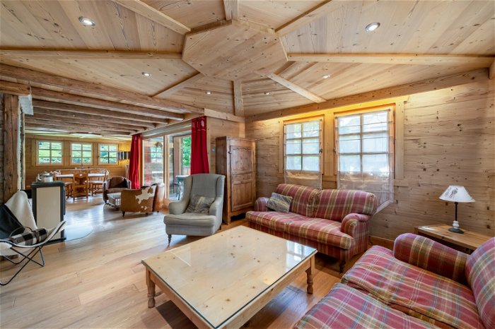 Charming chalet with hand picked material close to lift and restaurants 1020932127