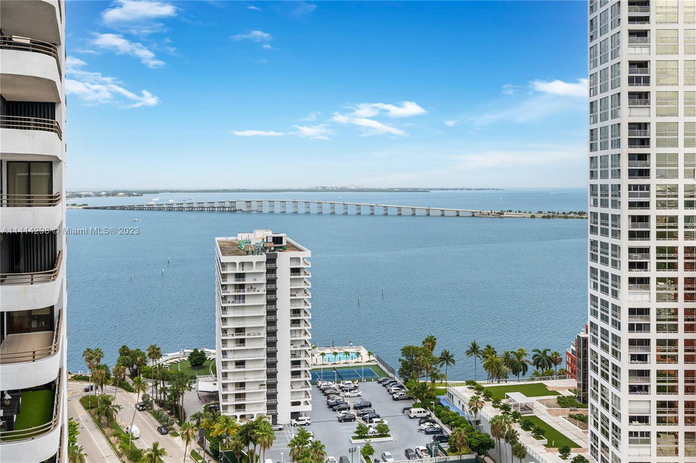 Luxurious 2-bedroom condo with panoramic views for sale in Brickell 1034184933