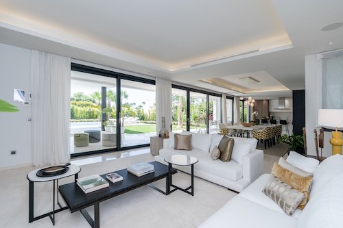 Modern villa for sale in the exclusive community of Nueva Andalucía 1087445065
