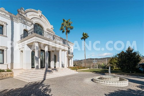 Magnificent luxury villa for sale at Hacienda Las Chapas, Marbella Est 111172522
