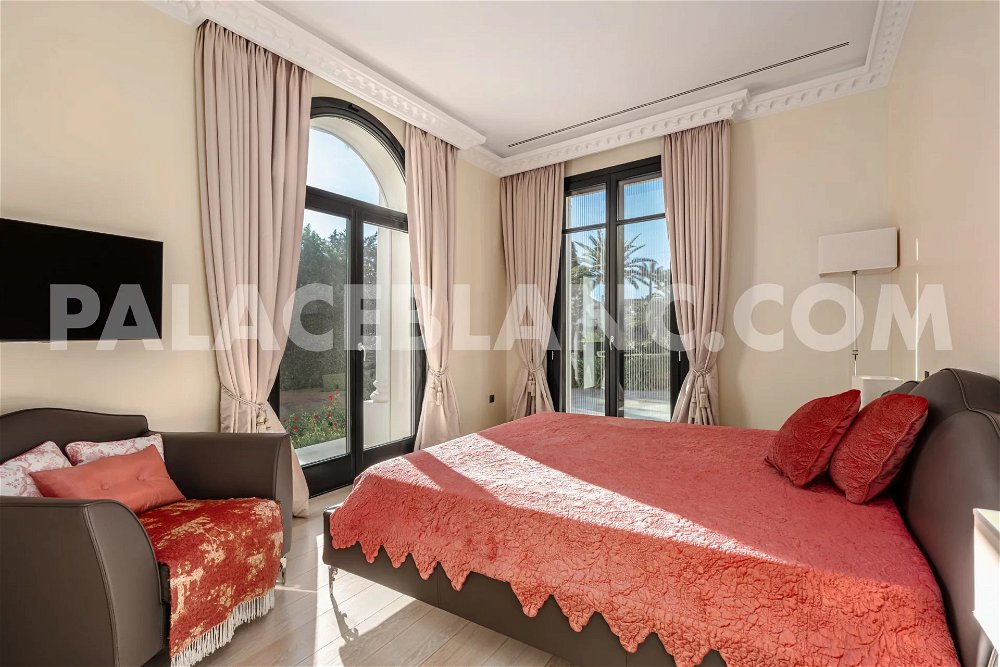 Magnificent luxury villa for sale at Hacienda Las Chapas, Marbella Est 111172522