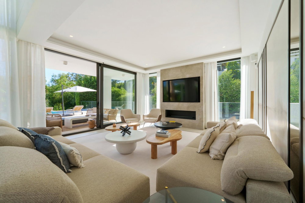 Sea-view villa for sale in Marbella Golden Mile, Marbella | Villa Romano 1130079482