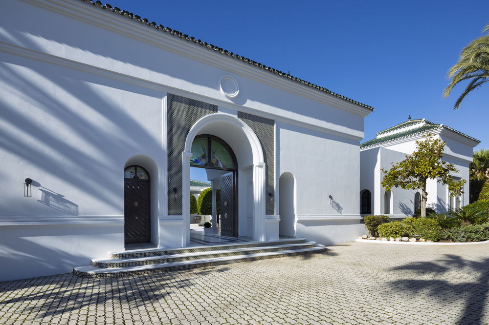 Moorish Elegance and Contemporary Refinement in the Heart of the Golf Valley, Marbella 1147927322