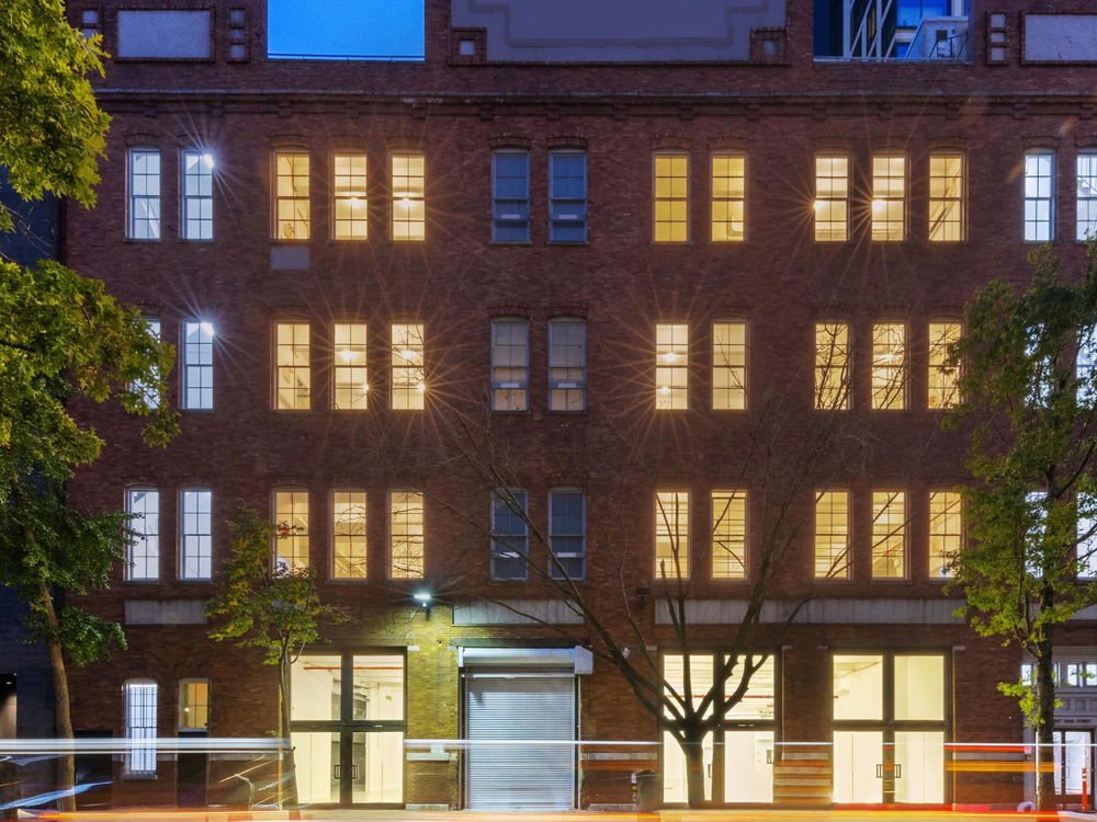 Property investment in Manhattan’s Chelsea district 1182054870