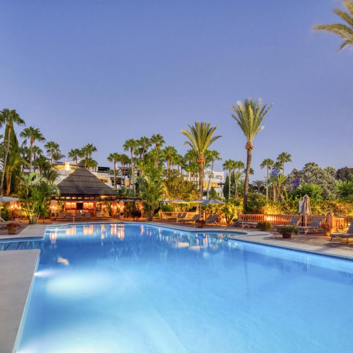 Chelsea-Inspired Apartment with Terrace and High-End Finishes in Puente Romano – Marbella 1188350386