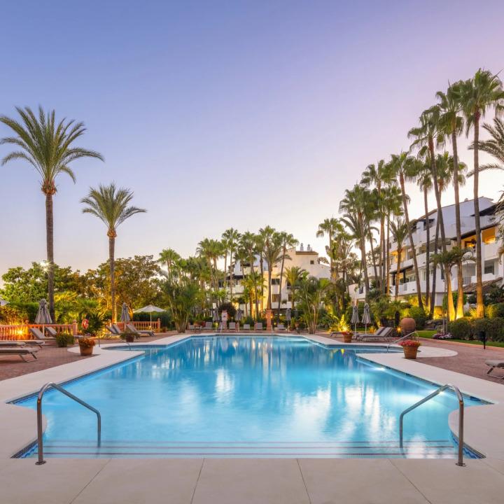 Chelsea-Inspired Apartment with Terrace and High-End Finishes in Puente Romano – Marbella 1188350386