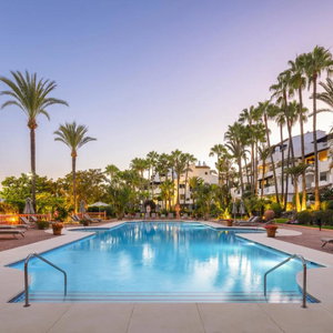 Chelsea-Inspired Apartment with Terrace and High-End Finishes in Puente Romano – Marbella 1188350386