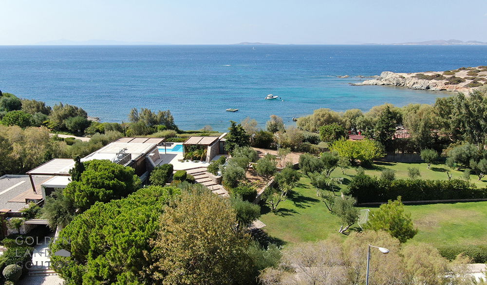 For sale: A modern 5-bedroom waterfront house in Vouliagmeni 1199005850