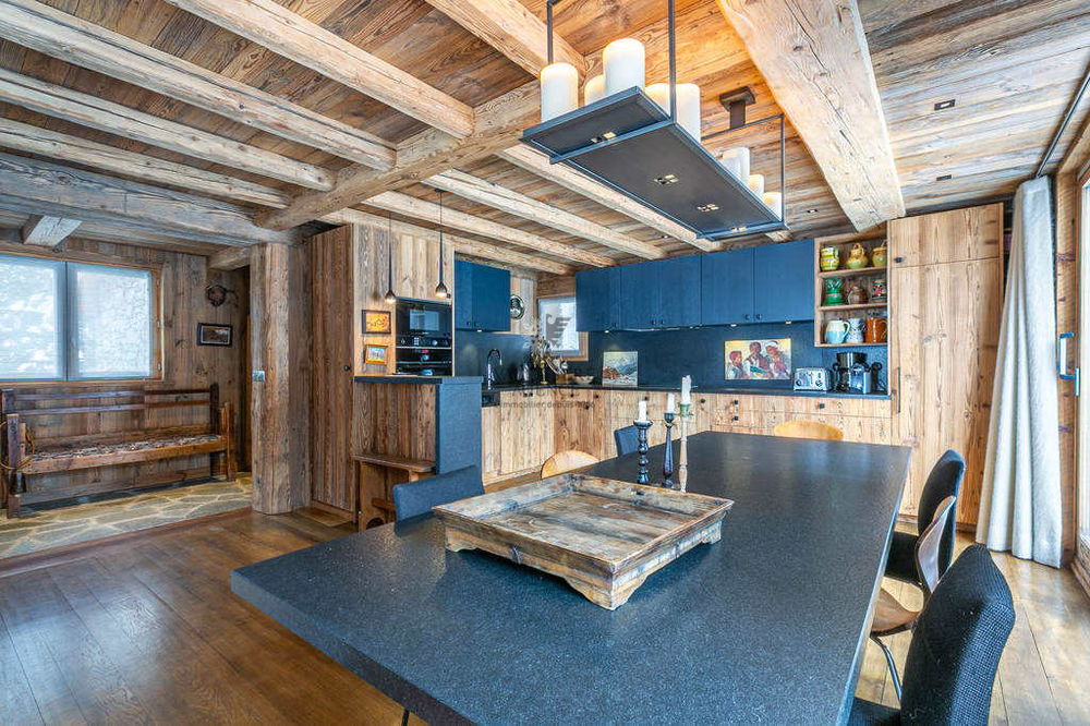 A 5-bedroom chalet with sauna and terrace for sale in Val d’Isère 1323820753