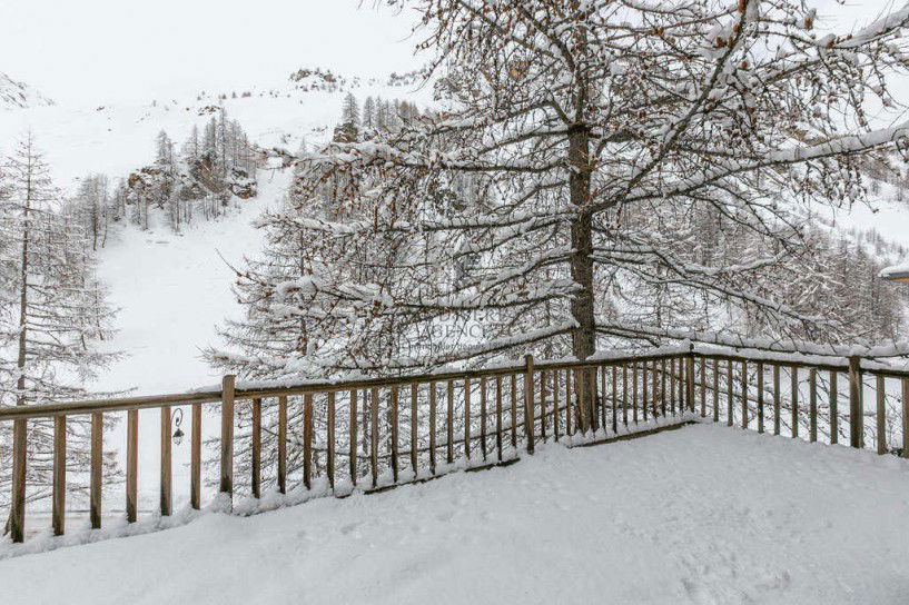 A 5-bedroom chalet with sauna and terrace for sale in Val d’Isère 1323820753