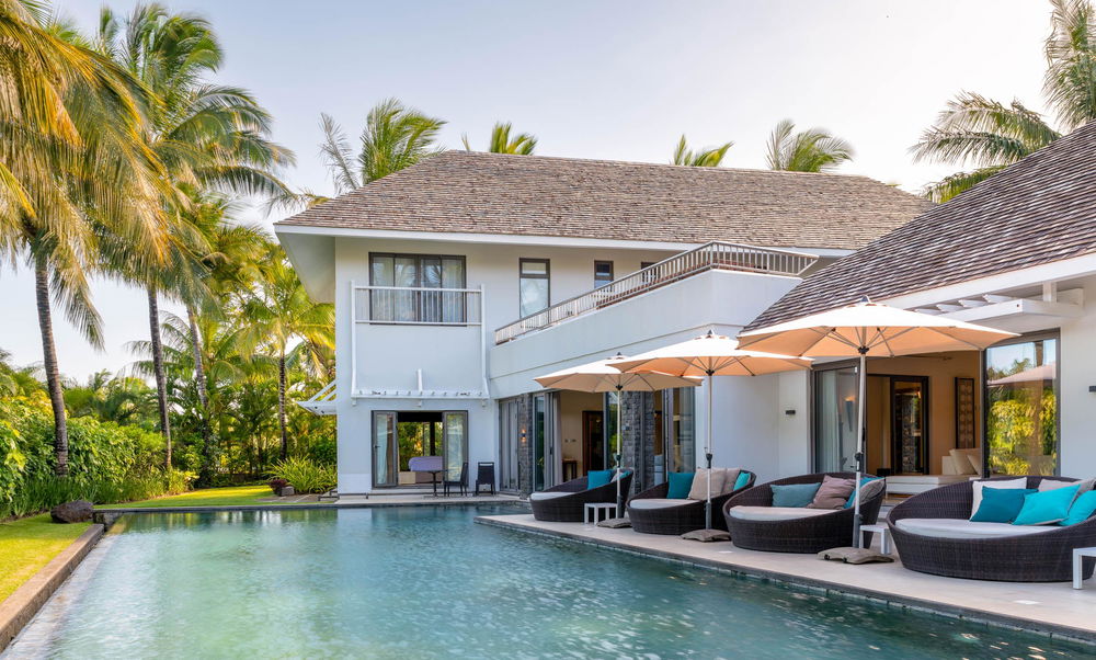 Magnificent 1972m² property with swimming pool, garden and panoramic view in Anahita 1336987510