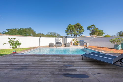 Exceptional Contemporary Villa in Izon – 230 m² with Swimming Pool, Just Minutes from Bordeaux and Libourne 1342052437