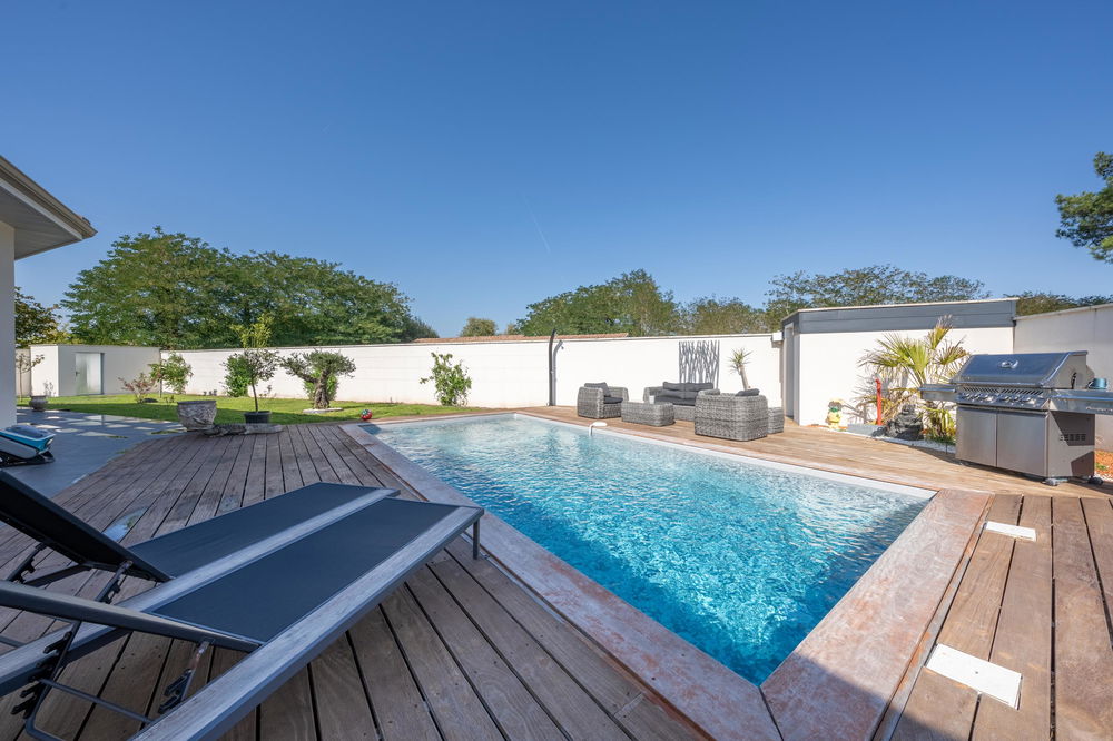 Exceptional Contemporary Villa in Izon – 230 m² with Swimming Pool, Just Minutes from Bordeaux and Libourne 1342052437