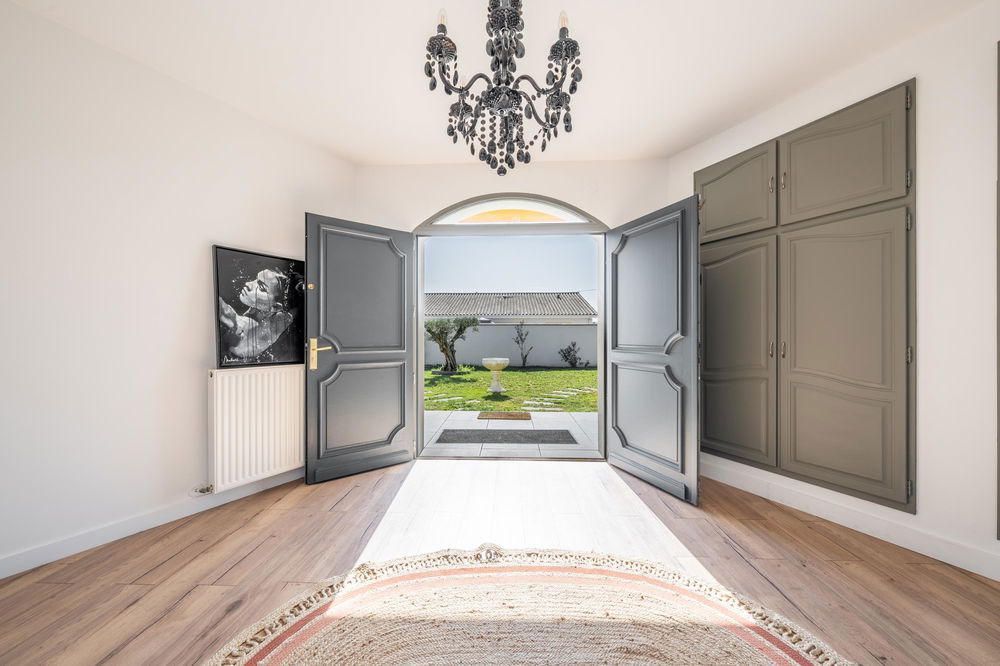 Exceptional Contemporary Villa in Izon – 230 m² with Swimming Pool, Just Minutes from Bordeaux and Libourne 1342052437